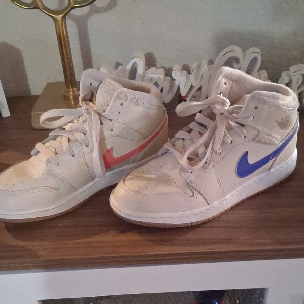 Nike Cream Sneakers